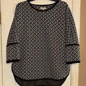 Max Studio Woman’s  Black and White Patterned Knit Blouse XL